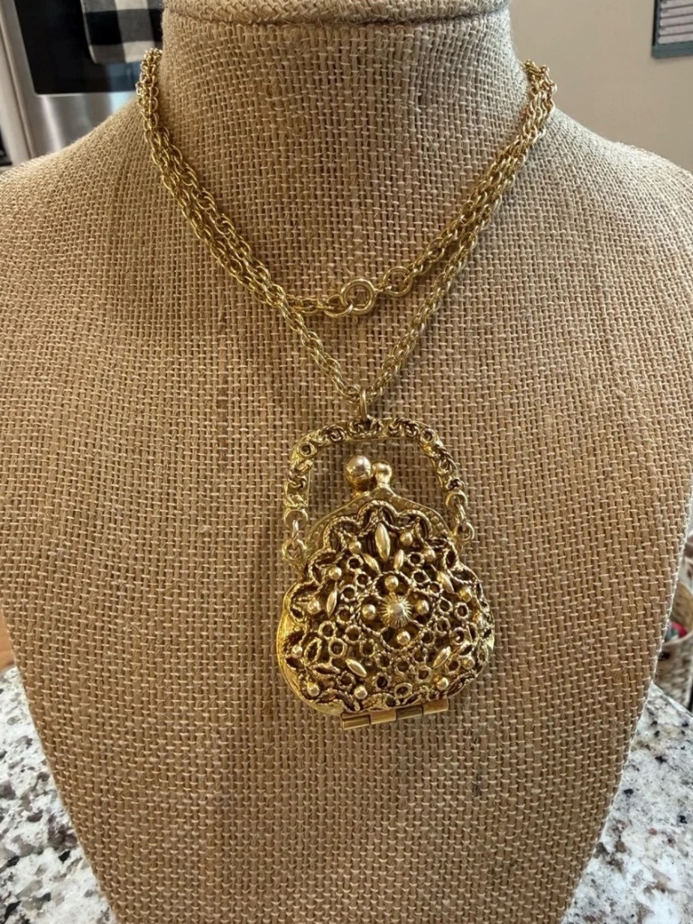 Vintage Filigree Arthur Pepper Kiss Lock Purse Pendant Gold-tone Necklace